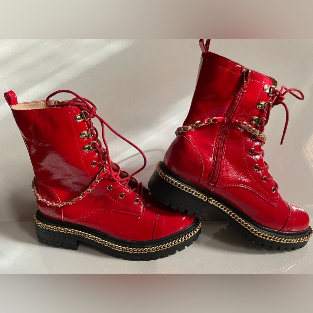 Red Women’s Boots Size 7